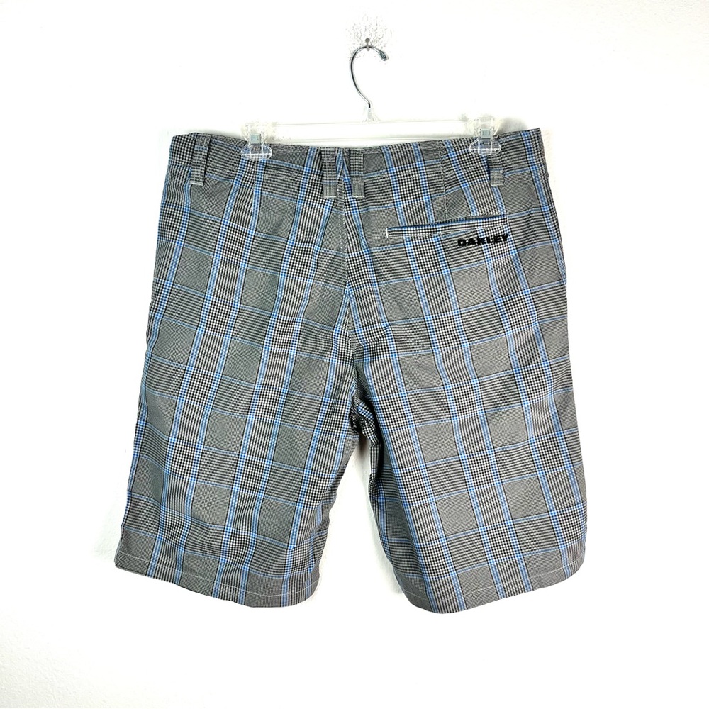 Oakley brand golf shorts in size 38 - Picture 5 of 5